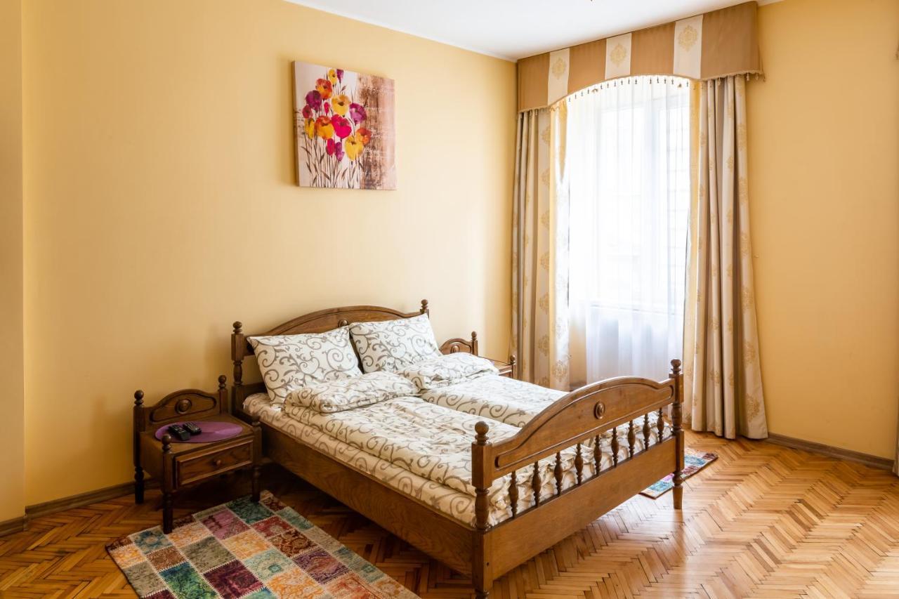 Apartment On Yana Zhizhky Lviv Extérieur photo