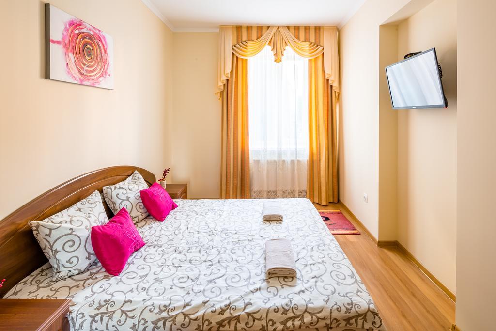 Apartment On Yana Zhizhky Lviv Extérieur photo