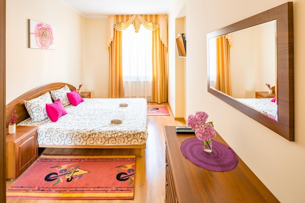 Apartment On Yana Zhizhky Lviv Extérieur photo